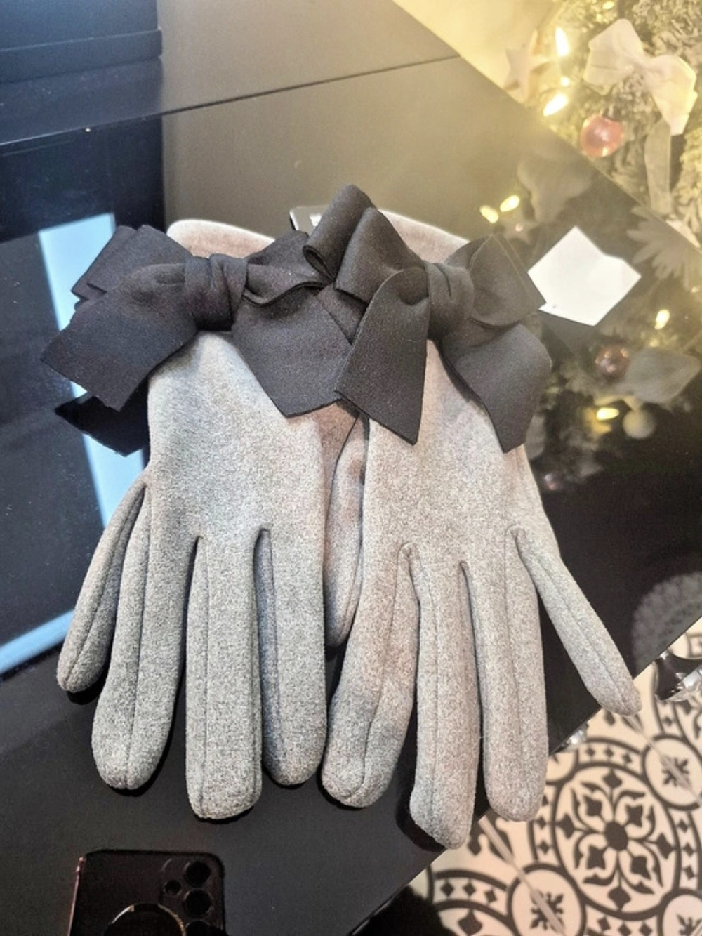 Urban LUX Bow Knit Gloves Gray & Black